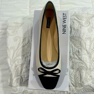 New In-Box, sz 12 Ivory Leather flats.